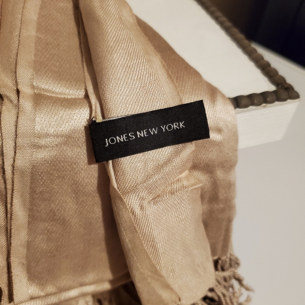 Aldo clutch and Jones of NY shall - Picture 8 of 9